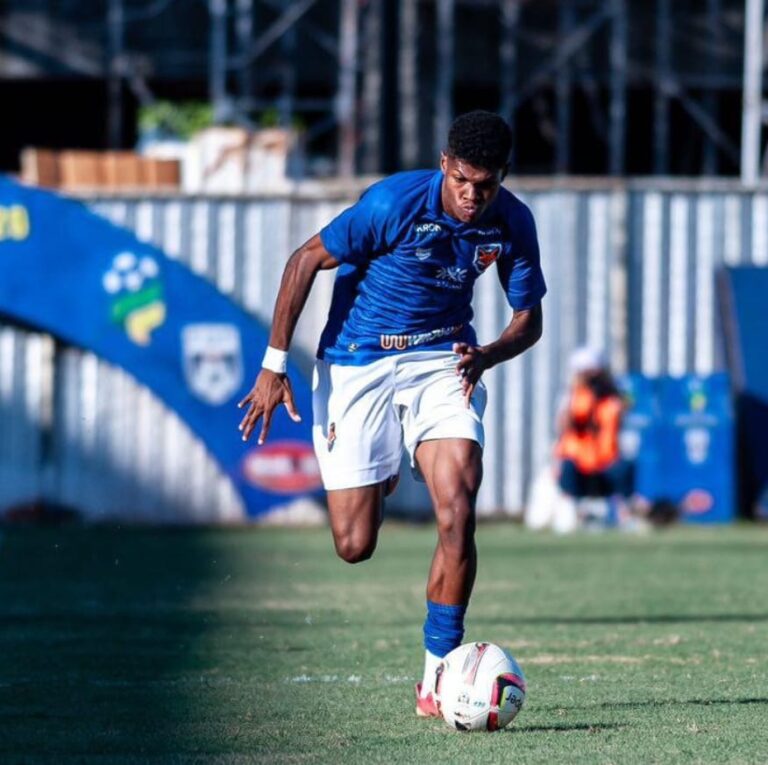 Grêmio Anápolis parabeniza o atacante Gustavo Souza, que faz aniversário neste domingo (25)