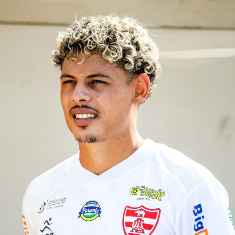 Lucas Lima e Dávisson Passos são os atletas da Raposa em campo neste sábado (16)