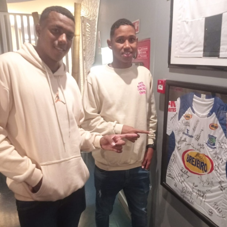 Vídeo: Deivid Miranda e Darlan Silva desembarcam em Portugal