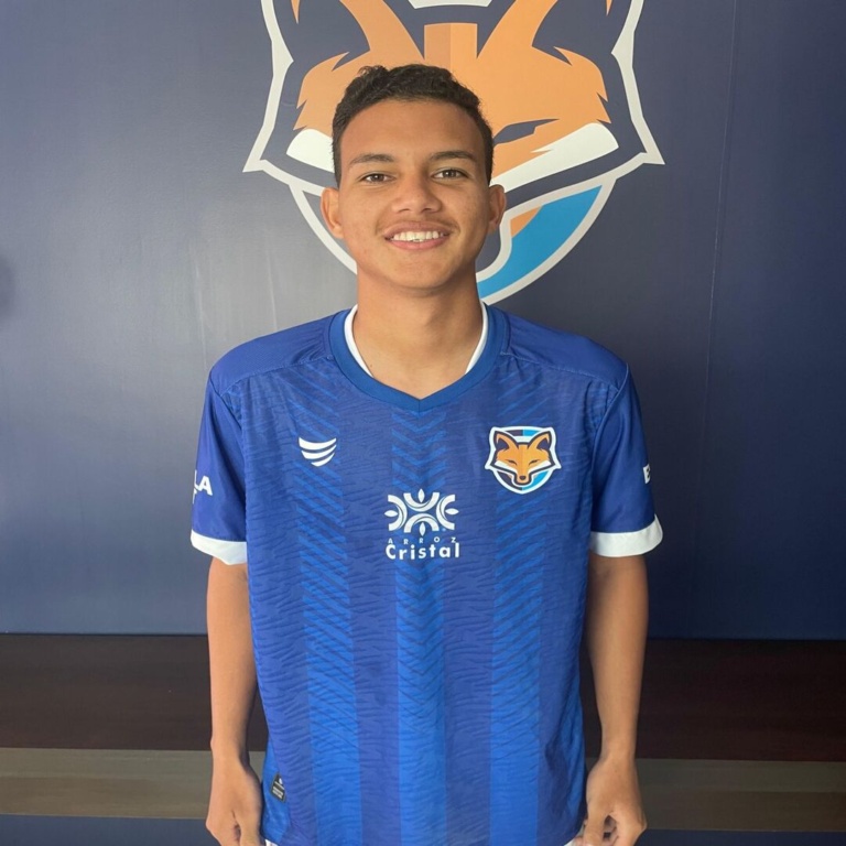 Atacante Wellington Oliveira assina contrato profissional com o Grêmio Anápolis