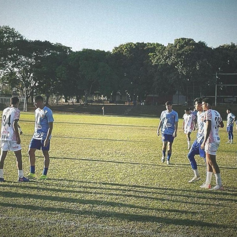 Sub-20 (G2) do Grêmio Anápolis vence o sub-17 do Vianópolis, em jogo-treino no CT Renascer