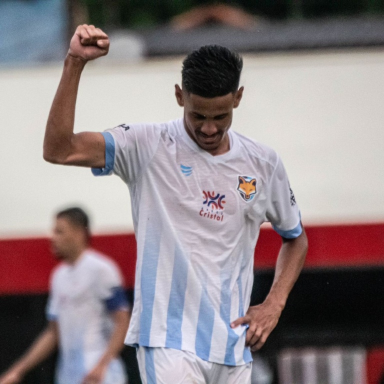 Grêmio Anápolis deseja força ao centroavante André Fellipe, que passou por cirurgia neste sábado (7)