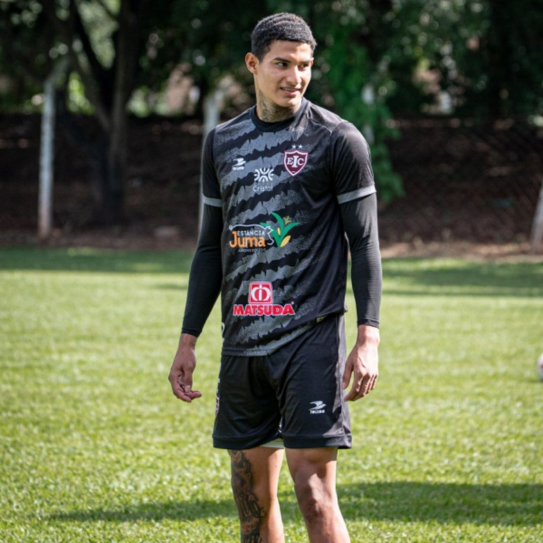 Wesley Duarte é relacionado pela primeira vez pelo Inhumas no Goianão 2025