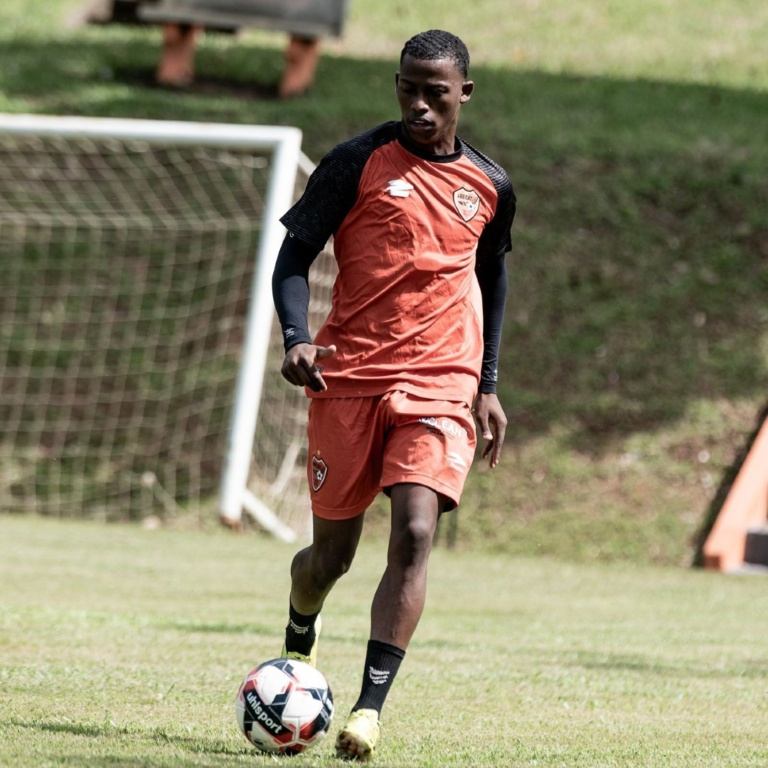 Miguel Correia estreia e Abecat Ouvidorense vence o Goiânia, pela 1ª rodada do Goianão 2025