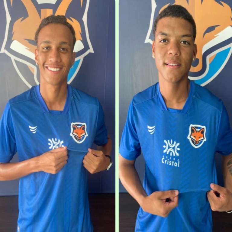 Pedro Dionísio e João Vitor assinam contratos profissionais com o Grêmio Anápolis