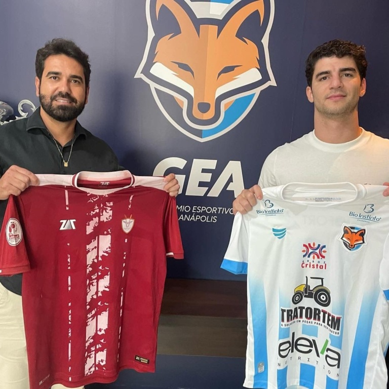 Campeão goiano em 2021, Lucão visita o Grêmio Anápolis; assista a entrevista completa