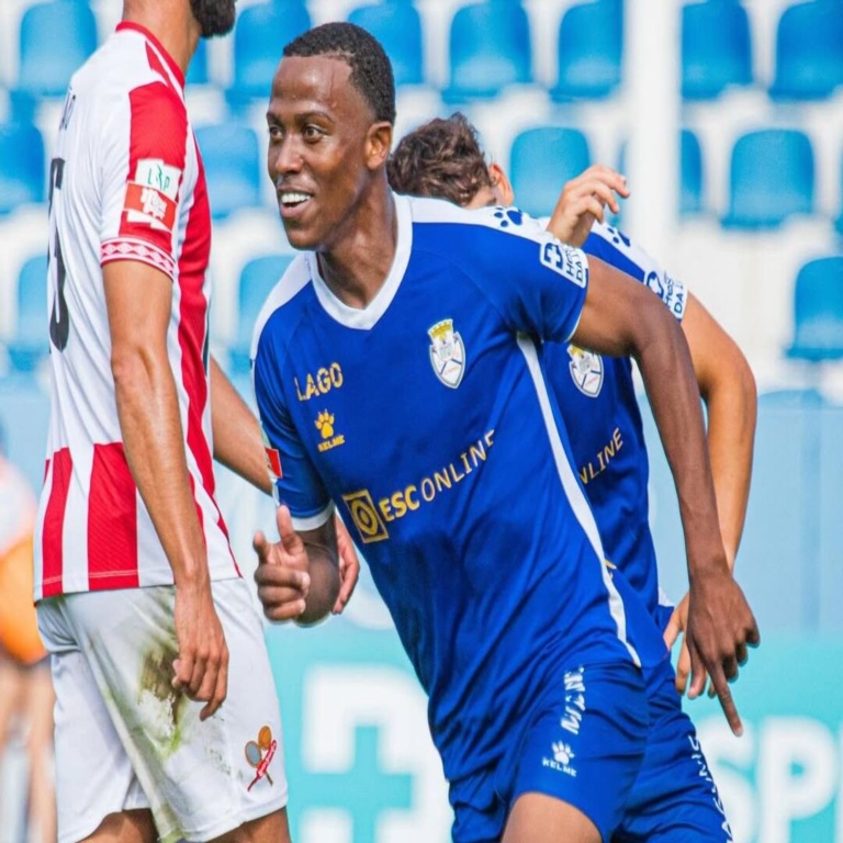 Miguel Correia comemora primeiro gol na Europa e com o Feirense,”foi muita emoção”