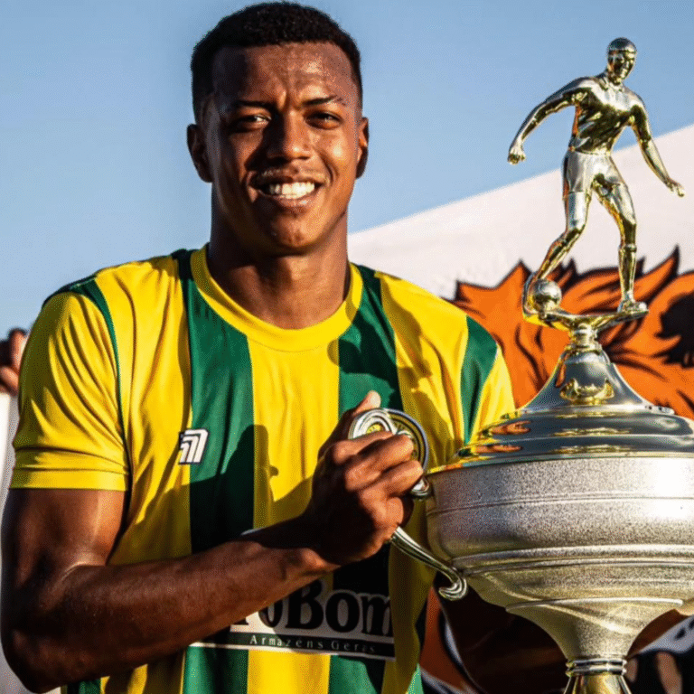 Zagueiro Darlan Silva encerra terceira divisão goiana com gol e título da competição pelo Bom Jesus