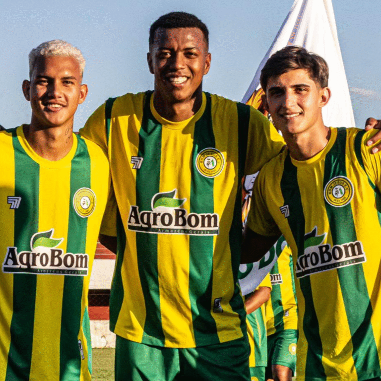 Darlan Silva, Pedro Matielo e Wellington Oliveira são campeões da terceira divisão do Campeonato Goiano 2025