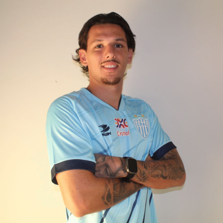 Grêmio Anápolis empresta zagueiro Vitor Mota ao Crac para a disputa do Goianão 2026