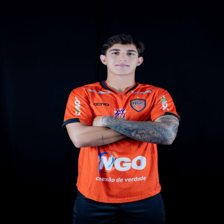 Em estreia como titular , Pedro Matielo concede assistência em gol da vitória do Abecat contra o Inhumas no Goianão