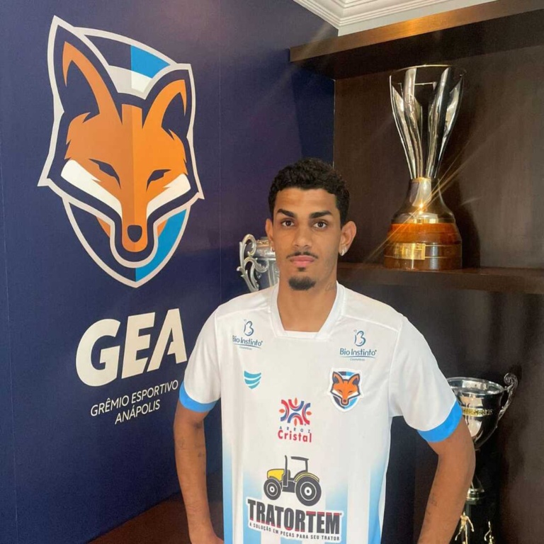 Grêmio Anápolis contrata Marcos Vinícius, centroavante que disputou a Copinha pelo Meia-Noite/SP