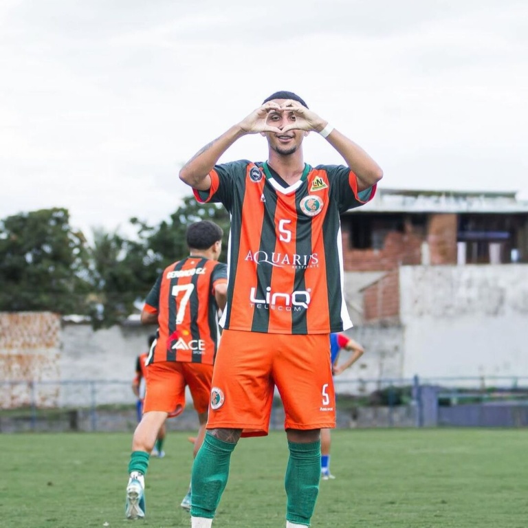 Volante Agnaldo Willian marca gol de cabeça pelo Cerrado, em primeira vitória no Goianão sub-20