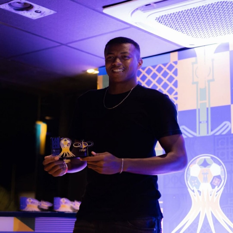 Darlan Silva figura na Seleção do Candangão e é eleito o melhor zagueiro do campeonato