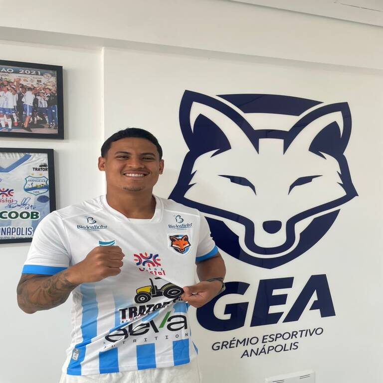 Grêmio Anápolis acerta a contratação por empréstimo do volante Victor Moura