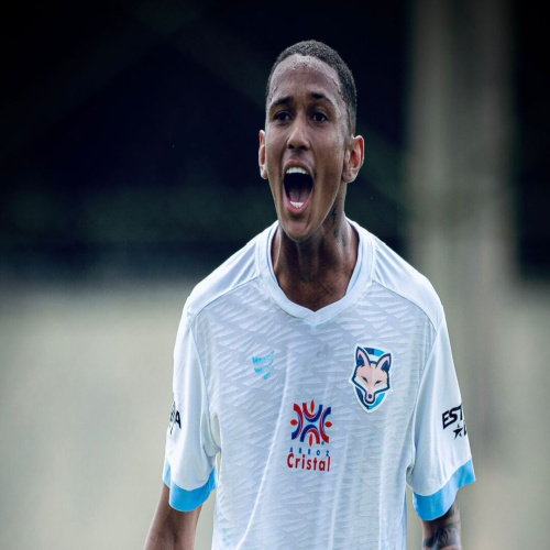 Lateral-direito Caleb Dias renova contrato com o Grêmio Anápolis até dezembro de 2029