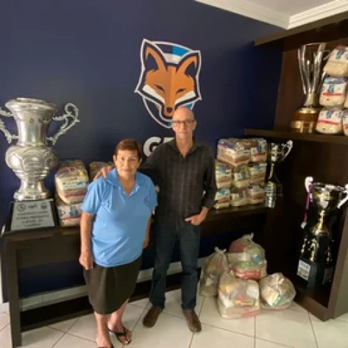 Grêmio Anápolis realiza doação de 27 cestas básicas para instituição de caridade