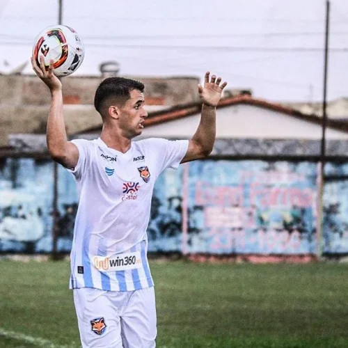 Grêmio Anápolis parabeniza o lateral-direito Lucas Amaral pelo aniversário