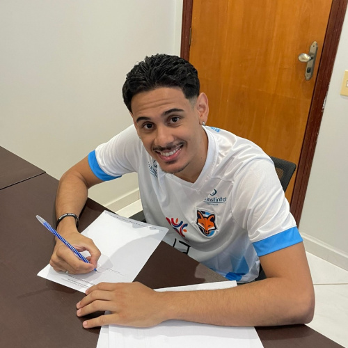 Centroavante André Fellipe renova contrato com o Grêmio Anápolis até o final de novembro de 2026