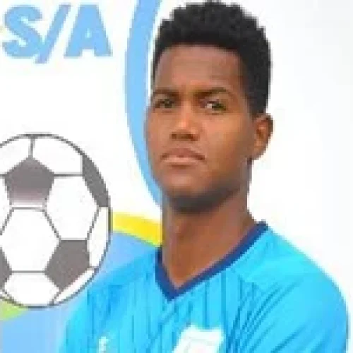 Michael Douglas marca primeiro gol europeu