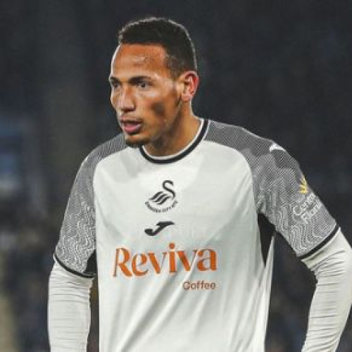 Negociado pelo Grêmio Anápolis, Ronald Martins já soma cinco jogos consecutivos de titular e dois gols pelo Swansea