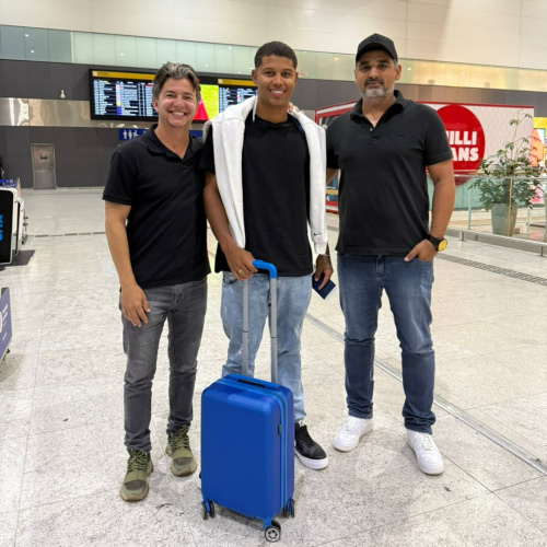 Após brilhar com o manto do GEA, volante Arthur Silva embarca ao futebol português