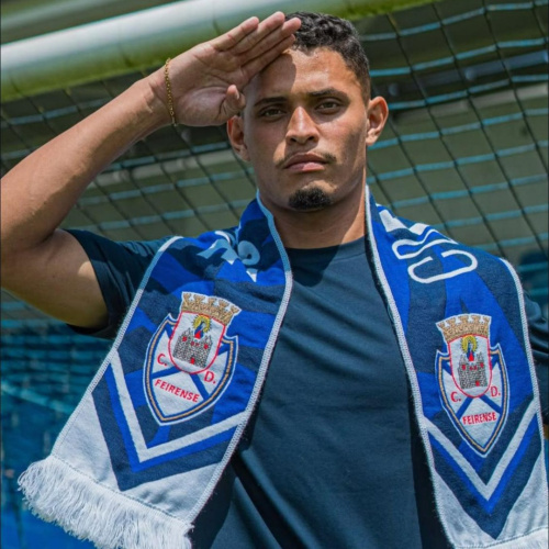 Robinho deixa o GEA e vai para o Feirense sob empréstimo da Aparecidense