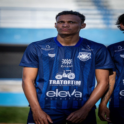 Zagueiro Pedro Dionísio segue no GEA para a temporada 2026