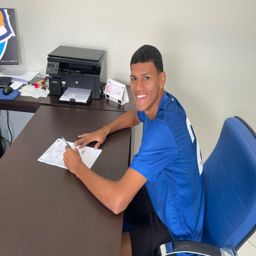 Grêmio Anápolis renova contrato com o atacante Cunha até fevereiro de 2029